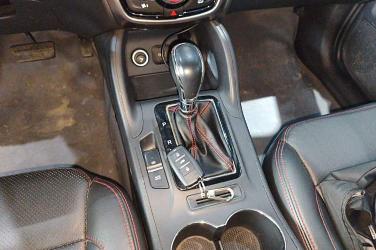 Used CHANGAN CS75 2014 1.8T Automatic Elite Model China IV Standard Gear Lever