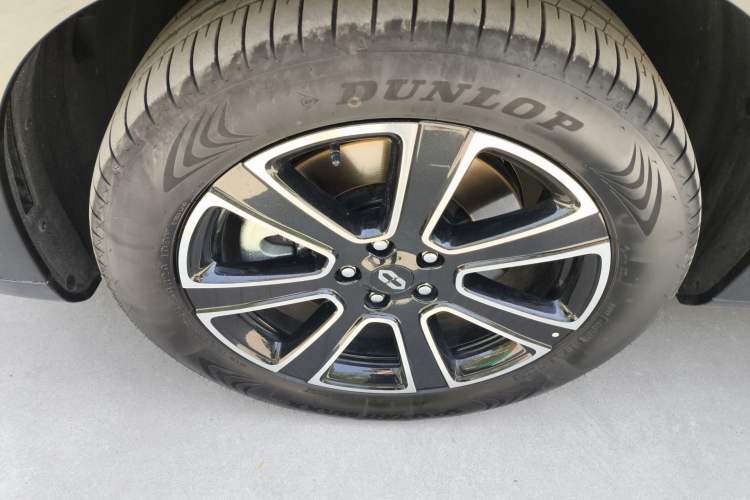 Used Hima AITO M7 2024 1.5T Intelligent Driving Rear-Drive Pro Version 5 Seats Ternary Lithium Battery Left Front Wheel Hub