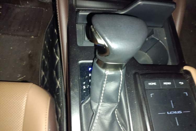 Used Lexus ES 2020 300h Premier Edition
