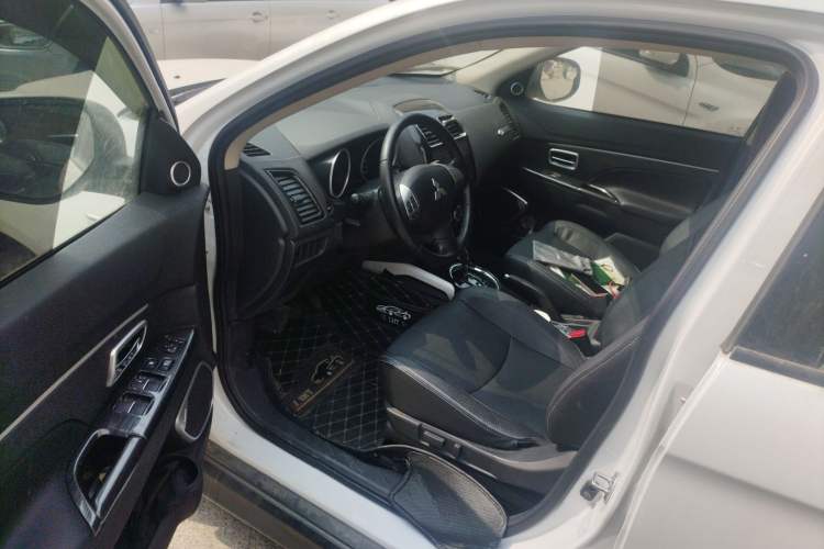 Used Mitsubishi ASX 2018 2.0L CVT Two-Wheel Drive Deluxe Edition Driver Seat