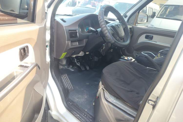 Used Wuling EV50 2021 Van Logistics Vehicle - Huishitong Penghui 43.2 kWh Li-Ion Electric Control System
