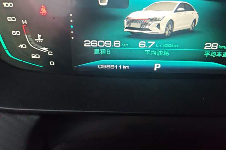 Used Dongfeng Aeolus Yixuan MAX 2021 1.5T Super-Powered Dad Edition Odometer Close Up