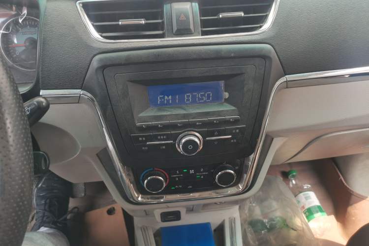 Used Jinbei New Hiace X30L 2021 1.5L Wealth Van Non-Air-Conditioned Version China VI Standard SWC15M
