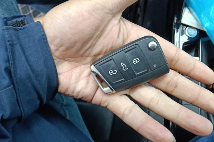 Used Volkswagen Tayron 2019 Teramont Edition 280TSI Two-Wheel Drive Luxury Model China VI Standard Vehicle Key