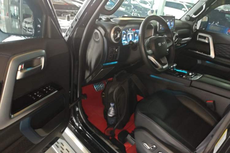 Used BAIC Off-Road BJ40 2023 2.0T Automatic Four-Wheel Drive Urban Hunter Edition Chivalrous Type Driver Seat