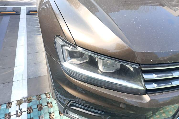 Used Volkswagen Tiguan L 2017 330TSI Automatic Two-Wheel Drive Luxury Edition