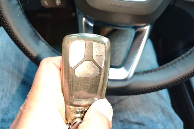 Used Audi Q5L 2020 Updated 40 TFSI Prestige Fashion Edition Vehicle Key