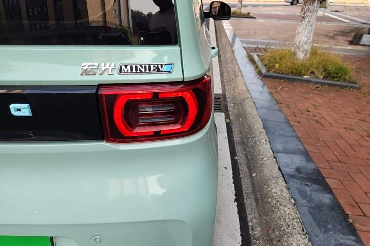 Used Wuling Hongguang MINIEV 2021 Macaron Premium Model – Lithium-NMC