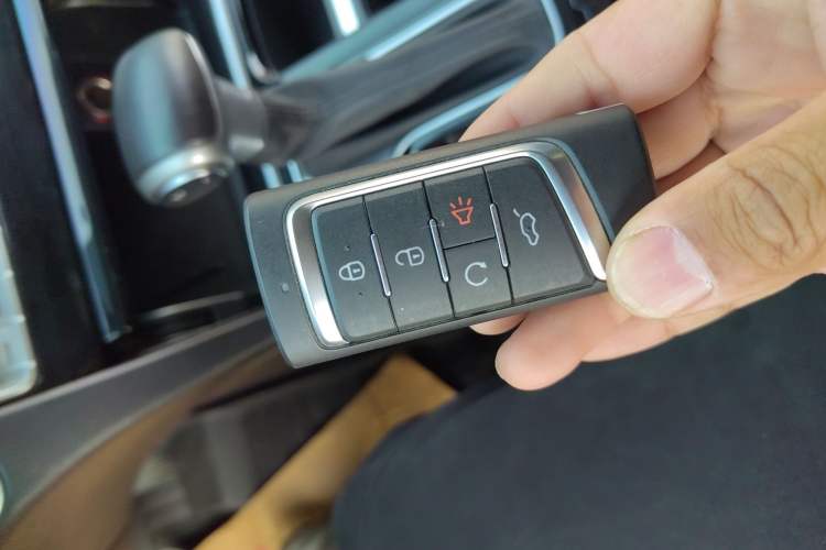 Used GAC Trumpchi GS8 2021 390T Two-Wheel Drive Luxury Smart Connect & Drive Edition (7 Seats) Vehicle Key