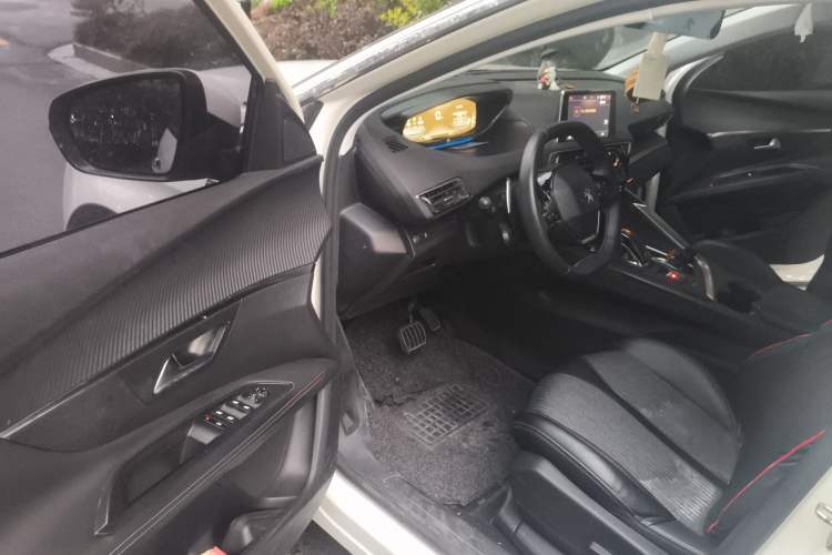 Used Peugeot 4008 2017 350THP Elite Edition Interior 3