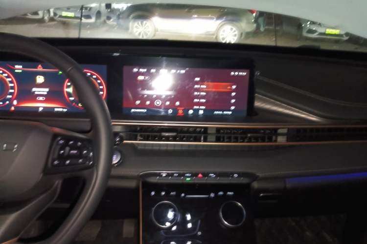 Used EXEED Zhuifeng C-DM 2022 1.5 TCI-DHT 105 km "Chengfeng Qi" Edition
