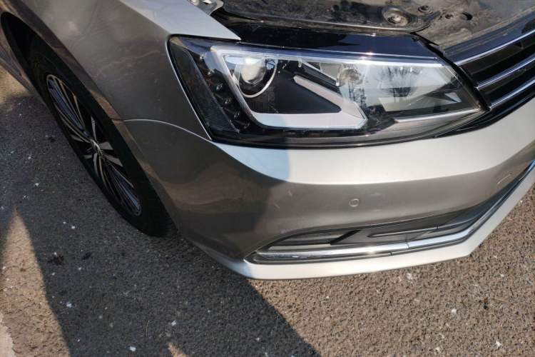 Used Volkswagen Sagitar 2017 230TSI Automatic Luxury Edition
