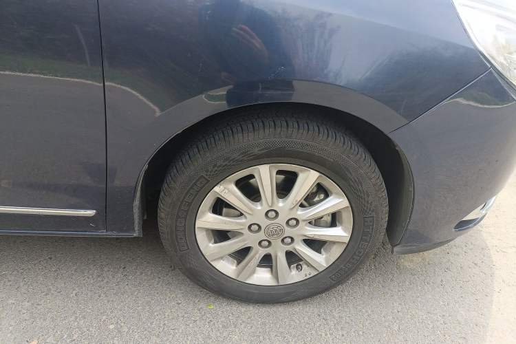 Used Buick GL8 2011 3.0L GT Luxury Business Haoya Edition Right Front Wheel Hub