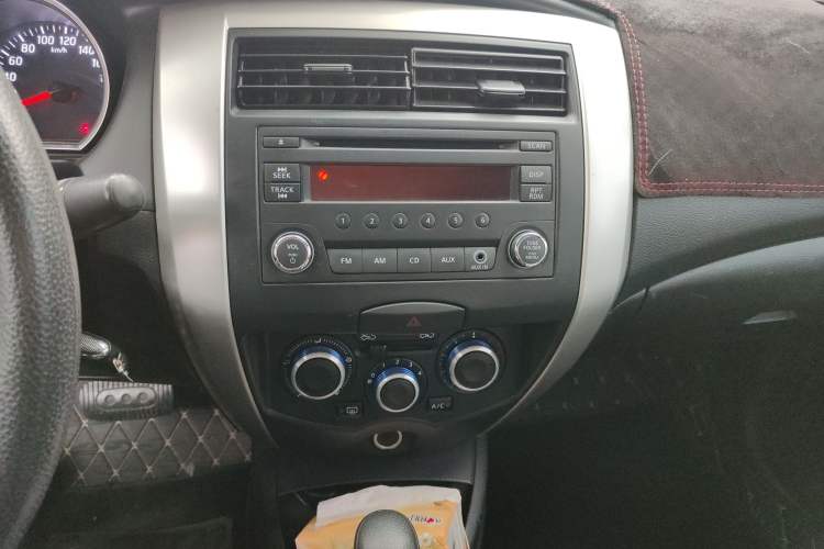 Used Nissan Livina 2015 1.6XE CVT Comfort Edition Audio And AC Panel