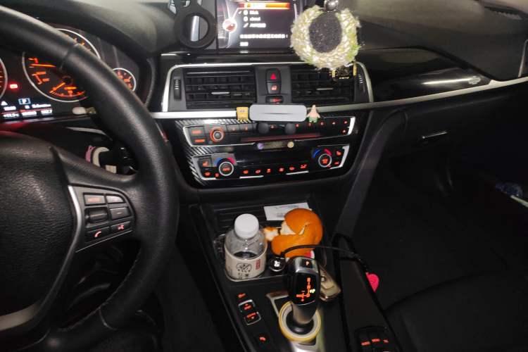 Used BMW 3 Series 2016 320Li Ambition Model
