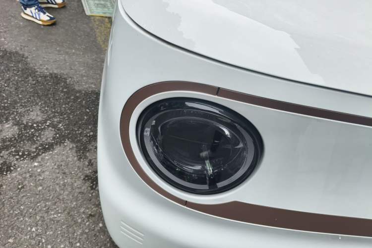 Used Geely Galaxy Panda 2024 Panda Mini 200km Endurance Bear Right Front Headlight