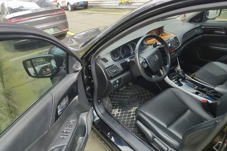 Used Honda Accord 2016 2.0L Elite Edition
