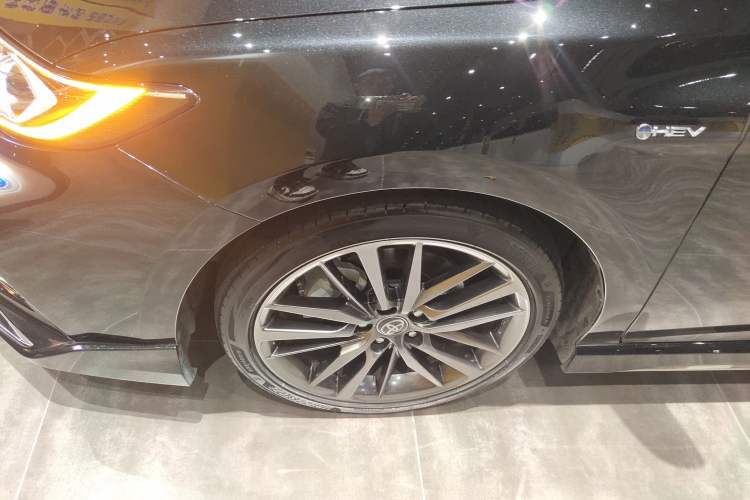 Used Toyota Camry 2024 Dual-Motor 2.0 HXS Sport Plus Edition
