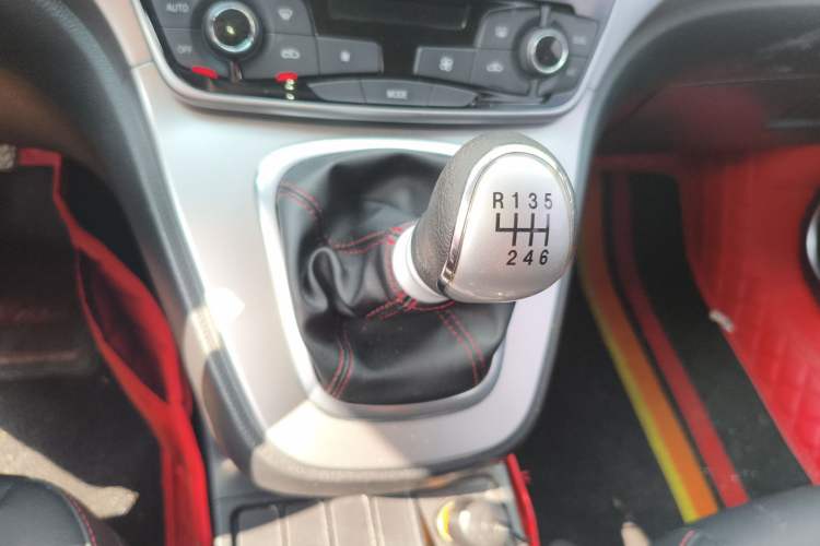 Used Haval M6 2019 1.5T Manual Two-Wheel Drive Urban Version China VI Standard
