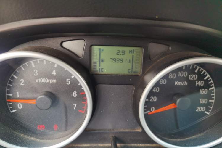 Used Jinbei Zhishang S30 2015 1.5L Manual Elite Model Odometer Close Up