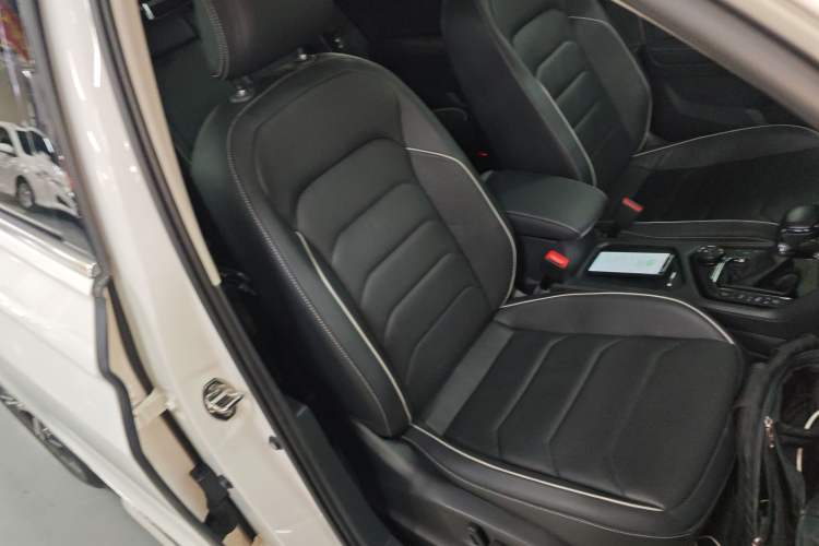 Used Volkswagen Tiguan L 2017 380TSI Automatic All-Wheel-Drive Flagship Edition
