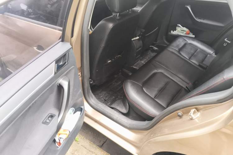 Used Volkswagen Bora 2014 1.6L Automatic Fashion Model Left Rear Seat