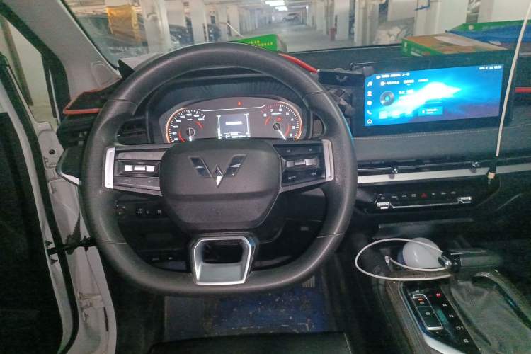 Used Wuling Jiachen 2022 1.5T CVT Smart Luxury Version
