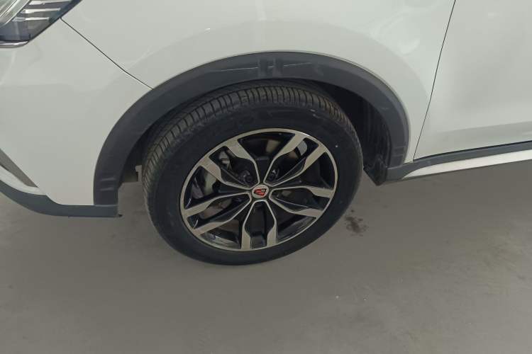 Used Roewe RX5 2016 20T Two-Wheel Drive Automatic Internet Smart Edition Left Front Wheel Hub