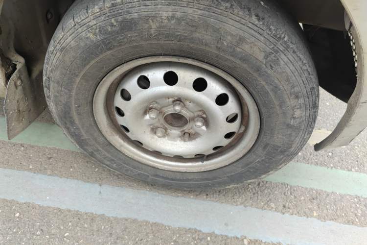 Used CHANGAN KAICHENG Xingguang 4500 2012 1.3L Base Version 4G13S1 Right Front Wheel Hub