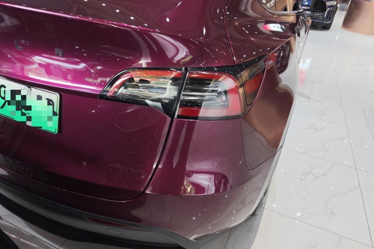 Used Tesla Model Y 2023 Long-Range All-Wheel-Drive Version