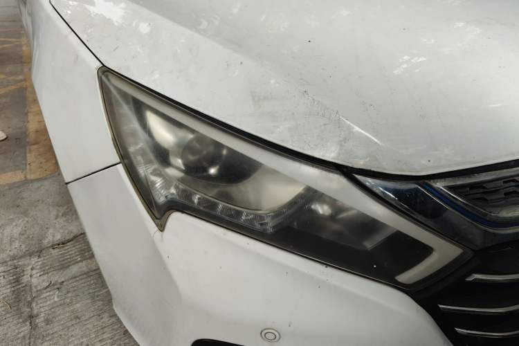 Used BYD Qin New Energy 2017 1.5T Luxury Model Right Front Headlight