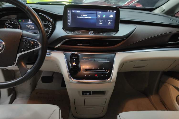 Used Buick GL8 2021 Land Cruiser Executive Class 652T Smart Luxury Model
