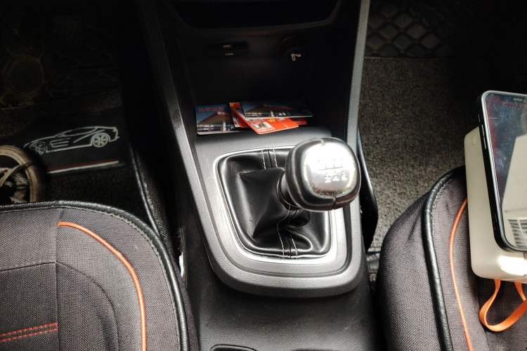 Used Baojun 360 2018 1.5L Manual Luxury Edition China V Gear Lever