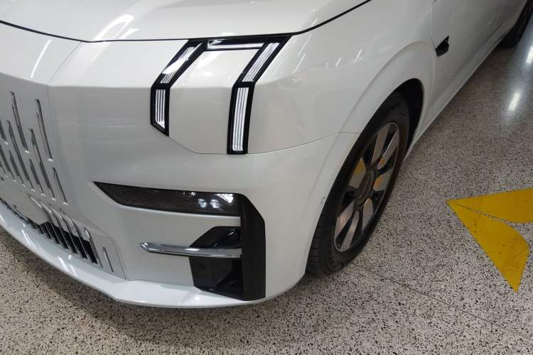 Used Zeekr 009 2022 WE Edition Left Front Headlight