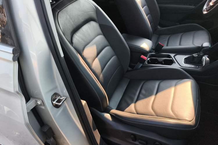 Used Volkswagen Tiguan L 2021 330TSI Automatic Two-Wheel Drive Smart Edition
