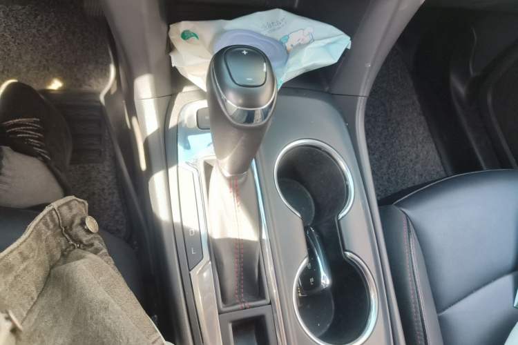 Used Chevrolet Equinox 2019 Redline 550T Automatic All-Wheel-Drive RS Model China VI Standard Gear Lever