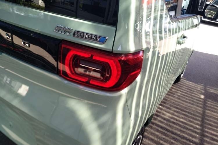 Used Wuling Hongguang MINIEV 2022 Macaron Premium Model – Lithium Iron Phosphate