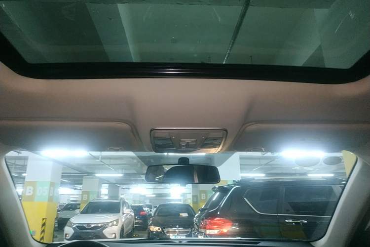 Used CHANGAN CS35PLUS 2021 Honor Million Edition 1.6L Manual Luxury Model
