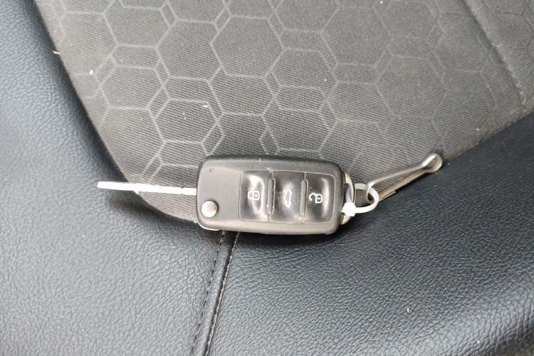 Used Volkswagen Santana 2015 1.6L Manual Comfort Edition
