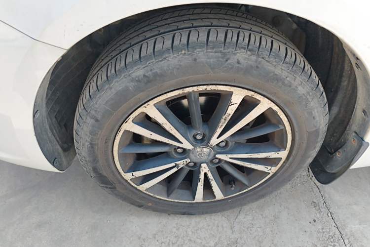 Used Haima M6 2017 1.6L Manual Comfort Model Exterior 4