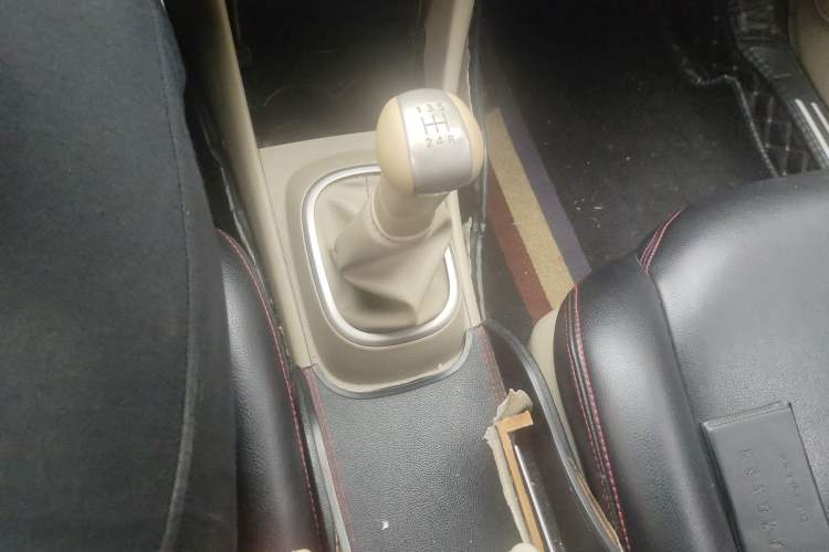 Used Nissan Sylphy 2016 Classic 1.6XL Manual Luxury Edition Gear Lever