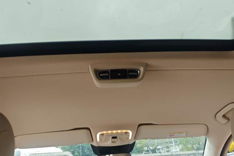 Used Mercedes-Benz V-Class 2018 V 260 Avantgarde Edition China VI