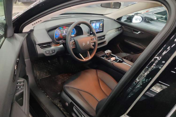 Used Hongqi E-QM5 2022 431 km Charge & Enjoy Edition