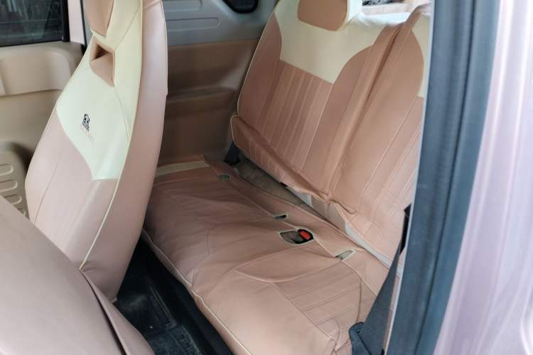 Used Geely Galaxy Panda 2023 Panda Mini 200km Endurance Bear Left Rear Seat