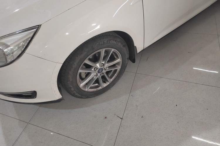 Used Ford Focus 2015 Hatchback 1.6L Manual Fashion Edition Left Front Wheel Hub