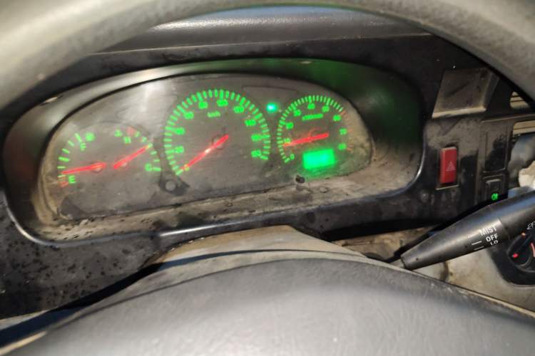 Used Jinbei Hiace 2011 2.0L 5th Generation Xiangyun Comfort Version 4G20D4B