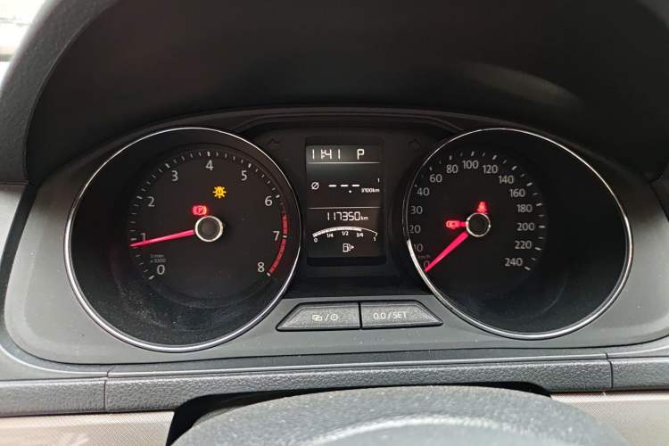 Used Volkswagen Lavida 2017 1.6L Automatic Comfort Edition Odometer Close Up