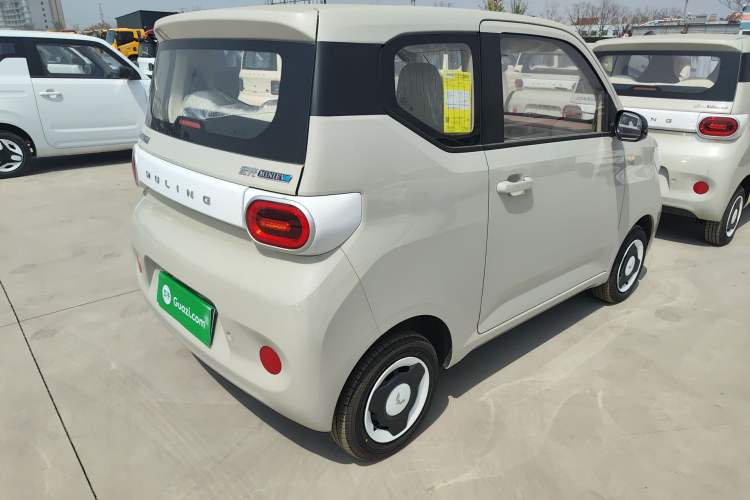 Used Wuling Hongguang MINIEV 2024 3rd Generation 215km Youth Edition Rear Right 45 Deg