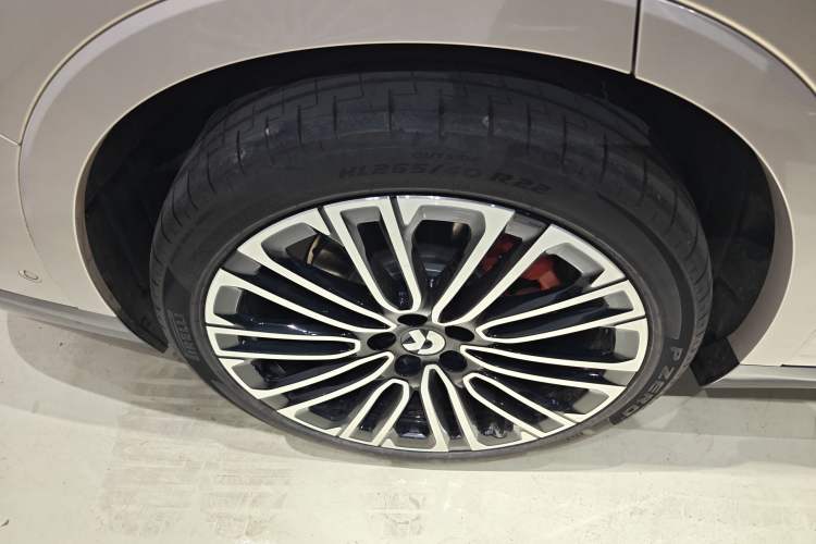 Used Nio ES8 2026 Model 6-seat Executive Signature Edition Right Rear Wheel Hub