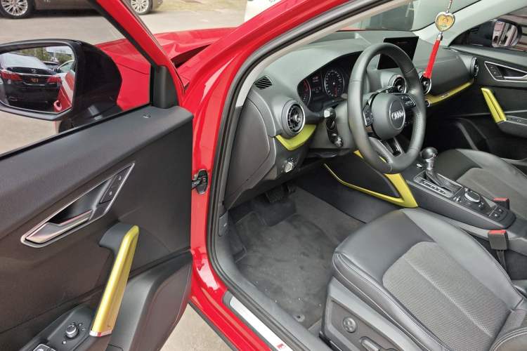 Used Audi Q2L 2018 35 TFSI Fashion Dynamic Version China V Emission Standard Driver Seat